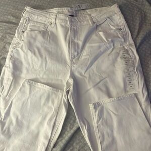 Brand new American Eagle white jeans, Size Us 14 Regualr